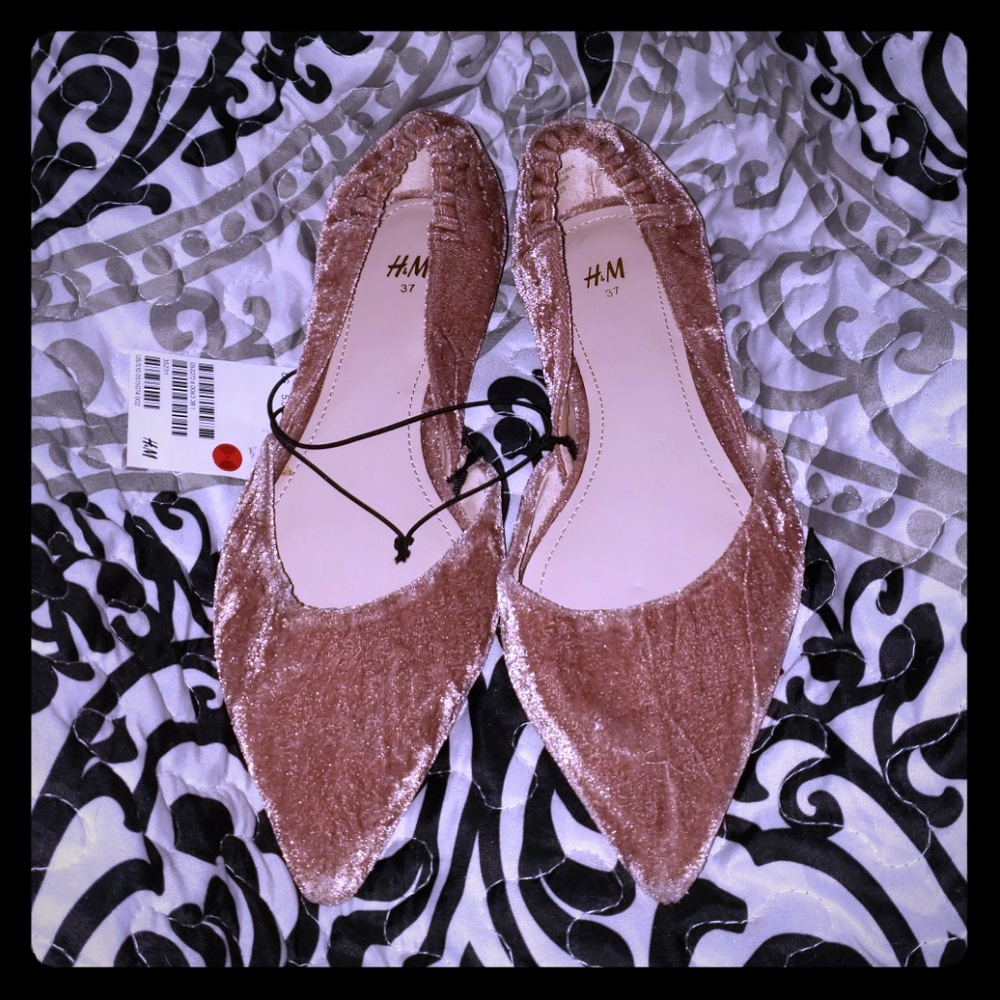 NWT H&M size US6 pointed toe flats